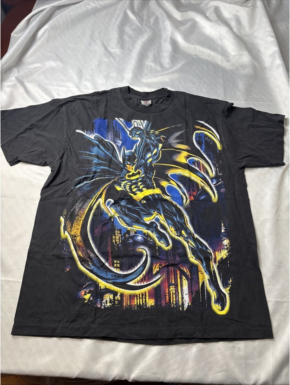 Rare Batman Extra LargeT-Shirt Resurrection Edition Limitada